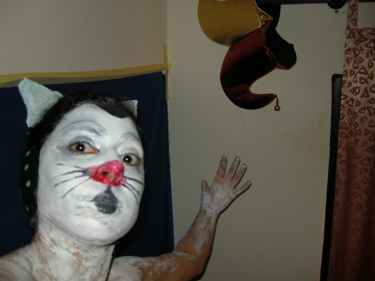 A Double Burger and Two Metamorphoses, 2010, Video (color, sound), 24'