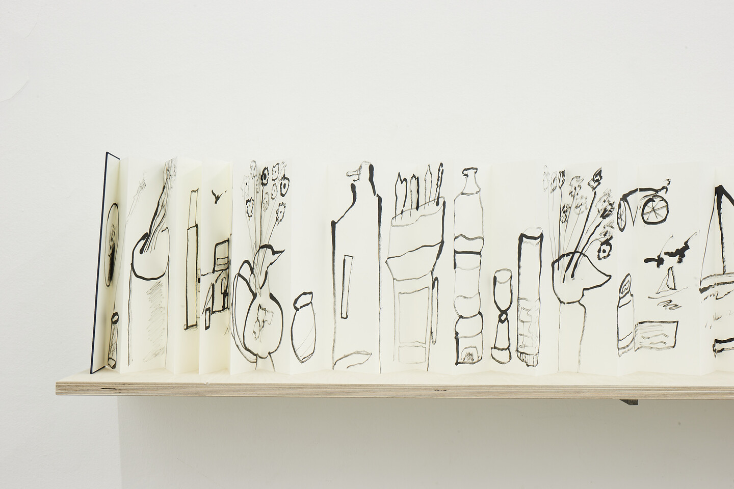 Etel Adnan, Erquy, La Baie, 2021, Felt pen on paper, 30 pages à 28,7 x 8,9 cm