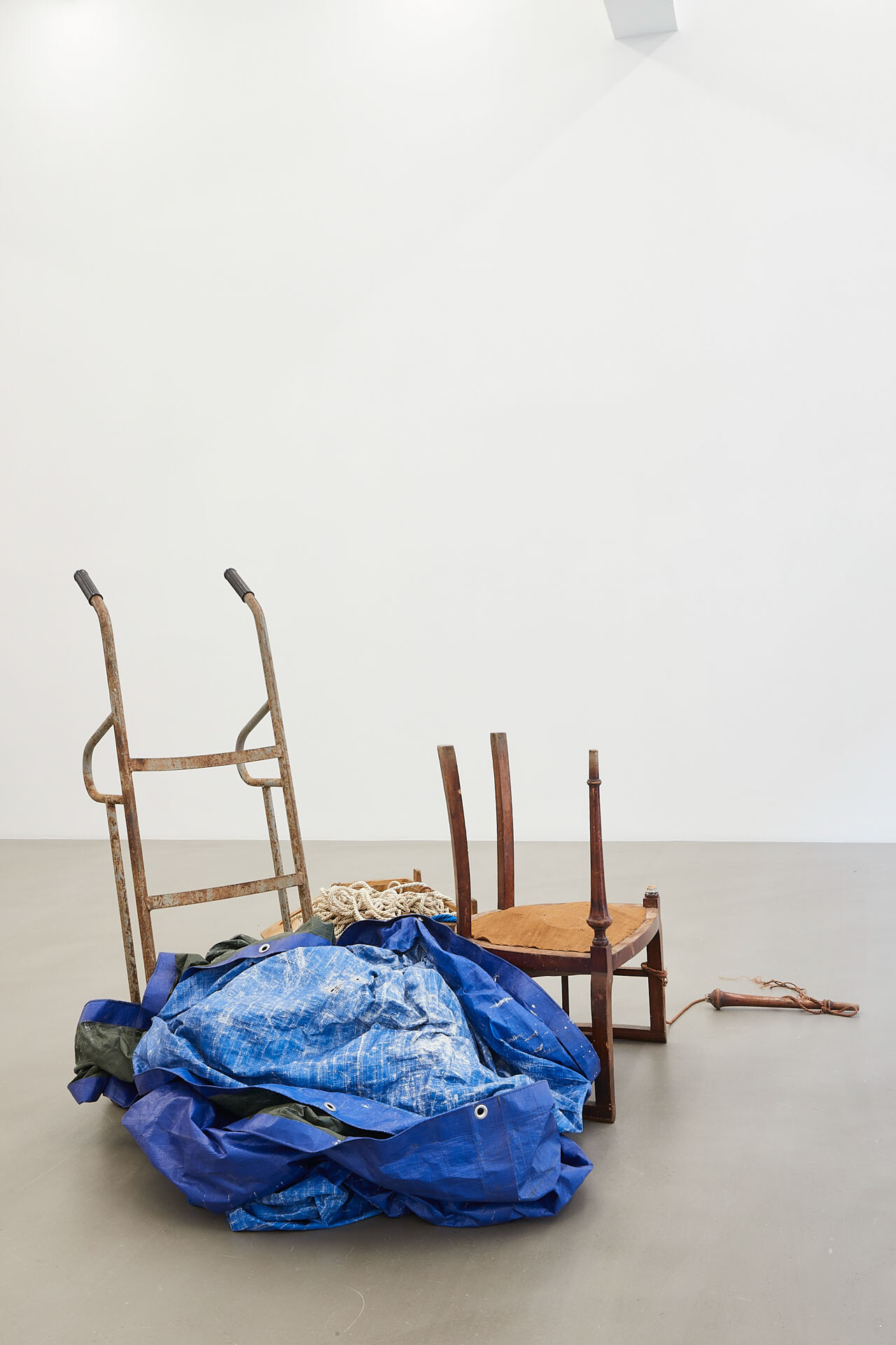 Khalil Rabah, Exhibition view “Relocation, Among Other Things,” Sfeir-Semler, Hamburg, 2023