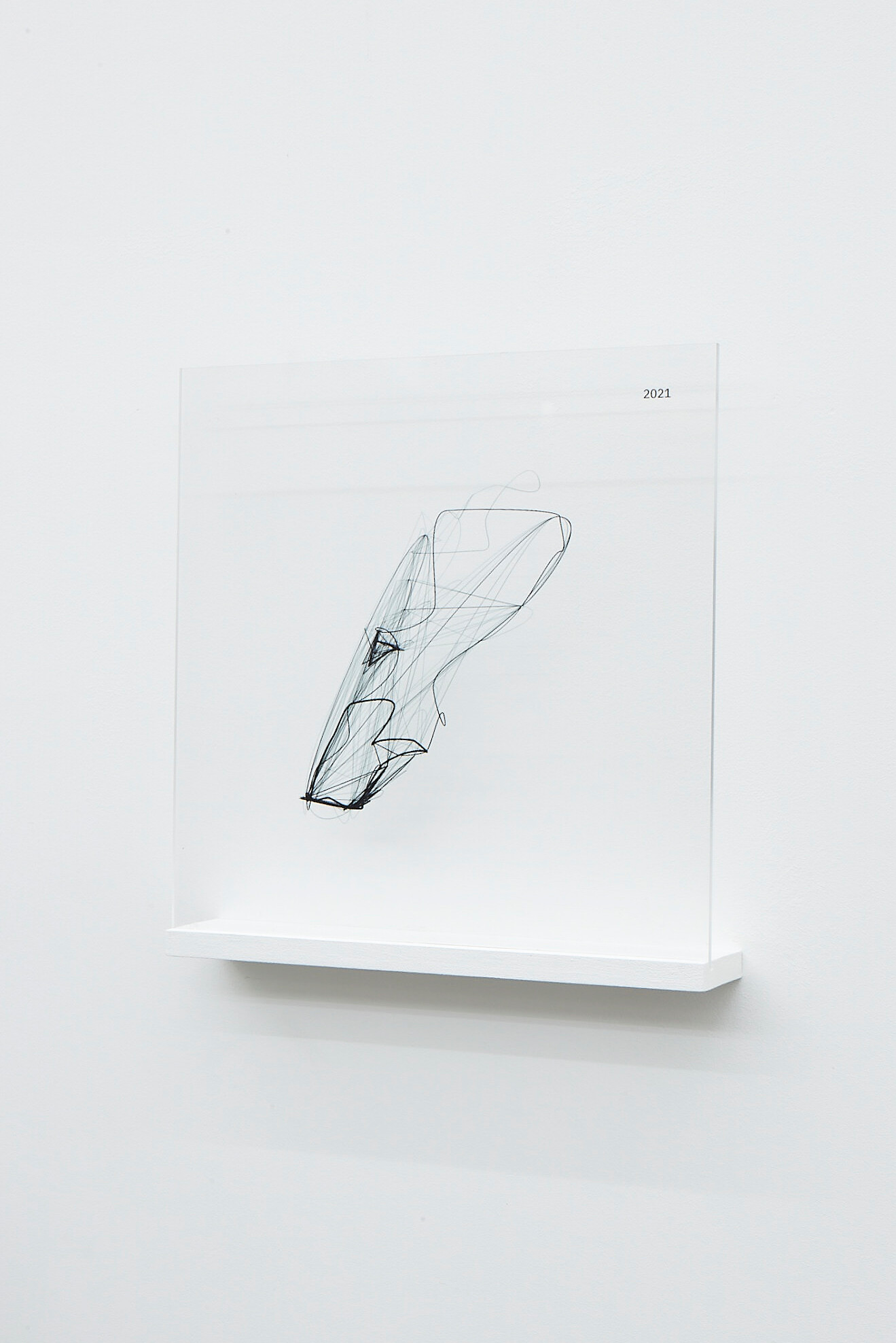 Lawrence Abu Hamdan, 400 billion dollars of air, 2022, Digital Print on 15 acrylic plates, linen, cardboard, 23,7 x 23 x 16,5 cm