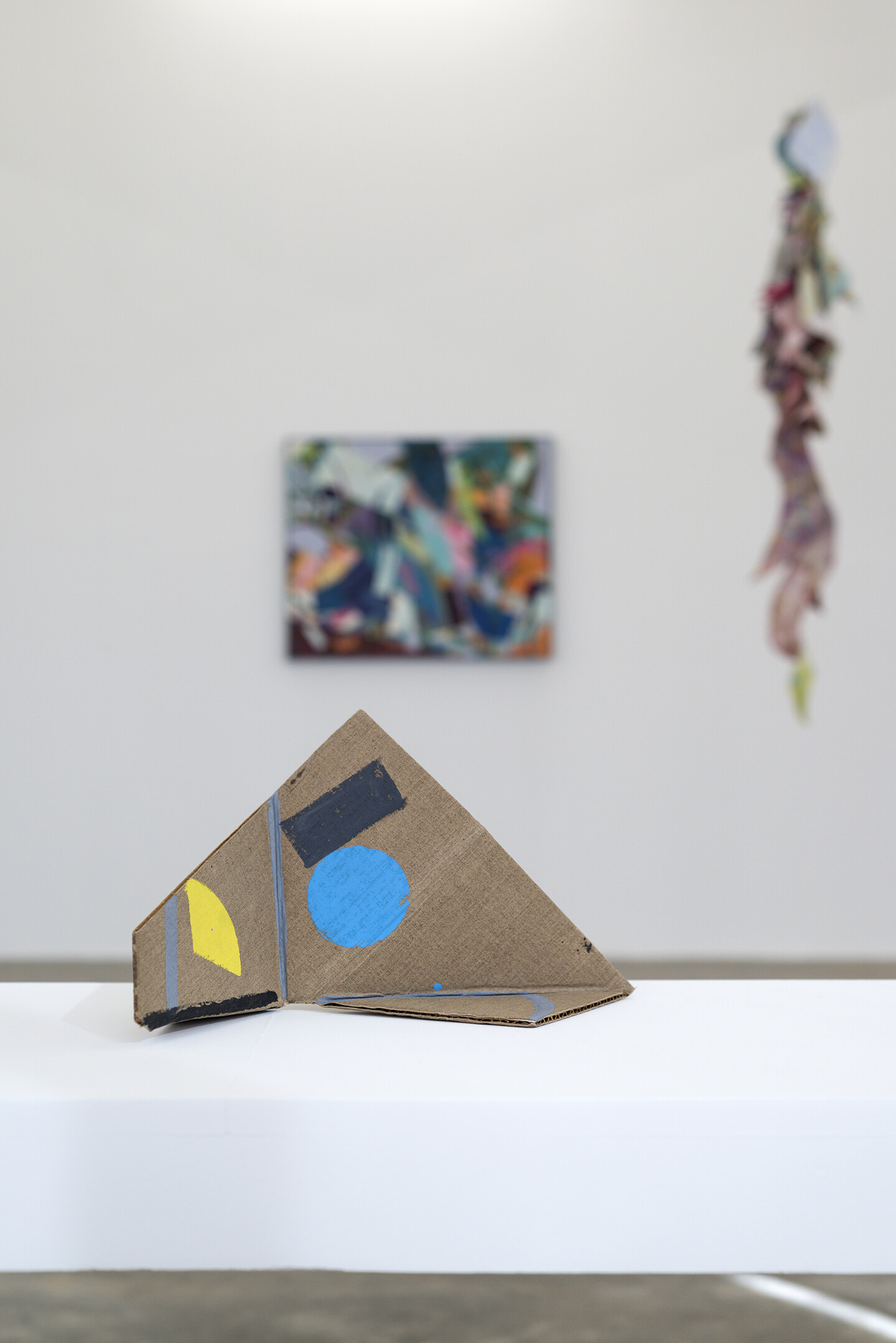 Samia Halaby, Architectronic IV, 1983, Acrylic on canvas and cardboard, 22 x 22 x 35 cm