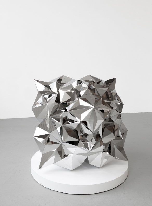 Timo Nasseri, Parsec #6, 2017, Polished stainless steel, 118 x 118 x 107 cm, Edition 3 + 1 AP